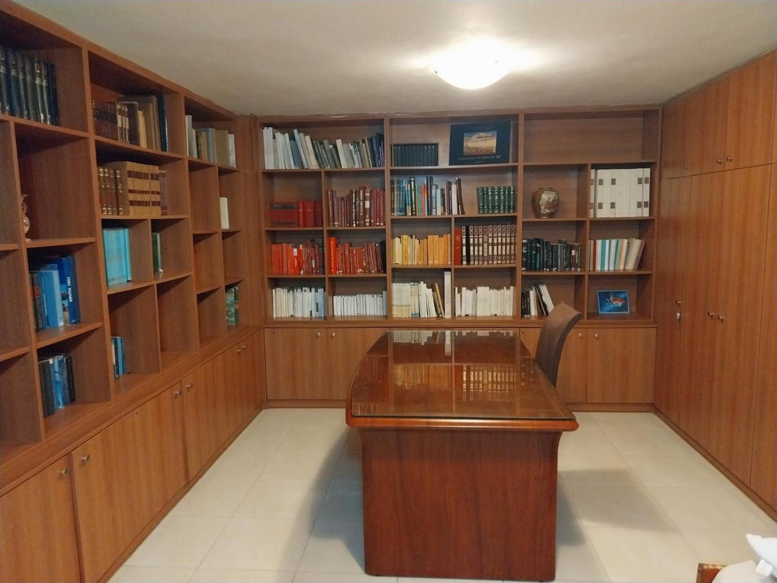 Bibliotheque Vintage Studio & Easy Garden Heraklion  Luaran gambar